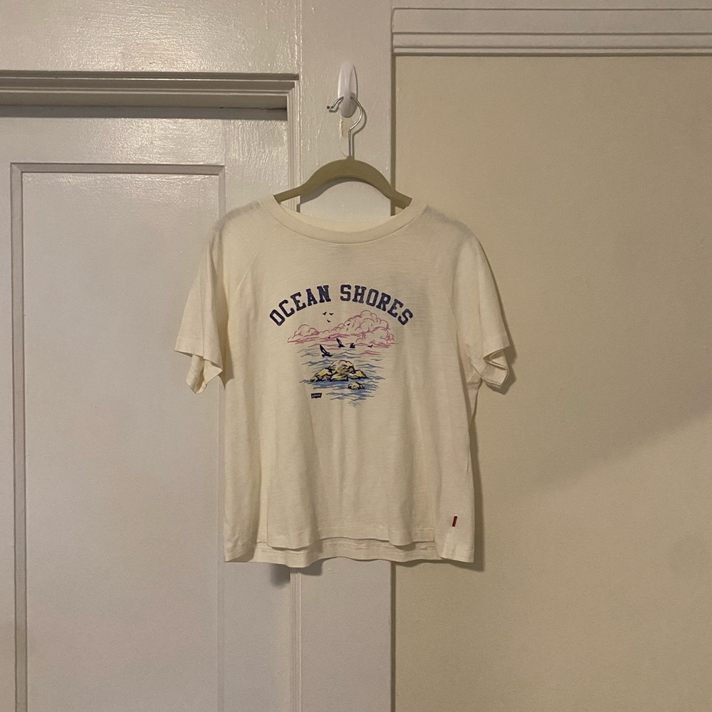 Levi's Women's Graphic Ocean Shores Tee Shirt - Picture 1 of 3